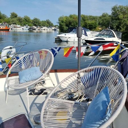 Hotel Traditional Boat Thorpe  Exterior foto