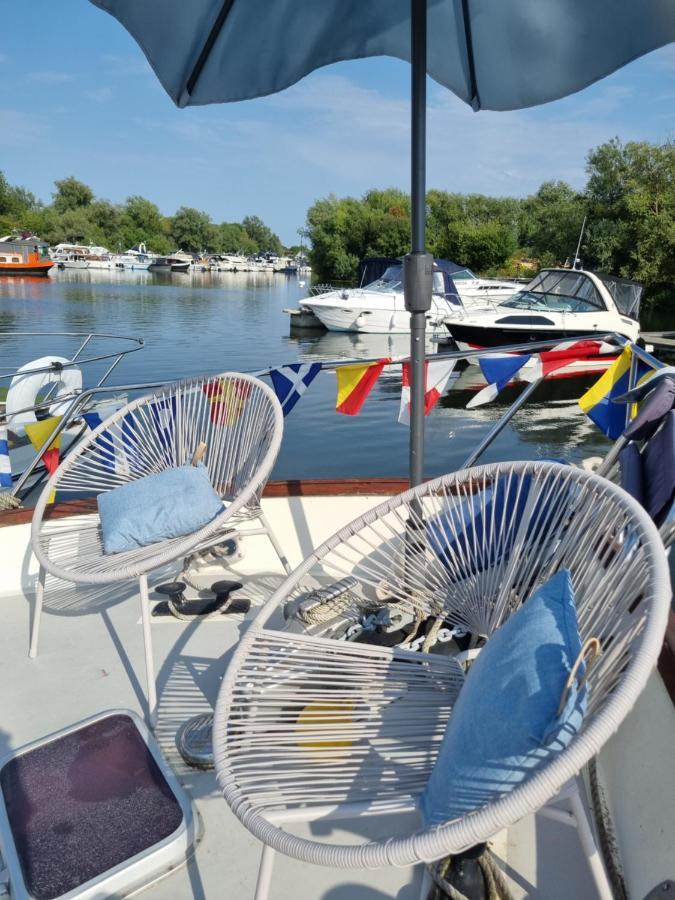 Hotel Traditional Boat Thorpe  Exterior foto